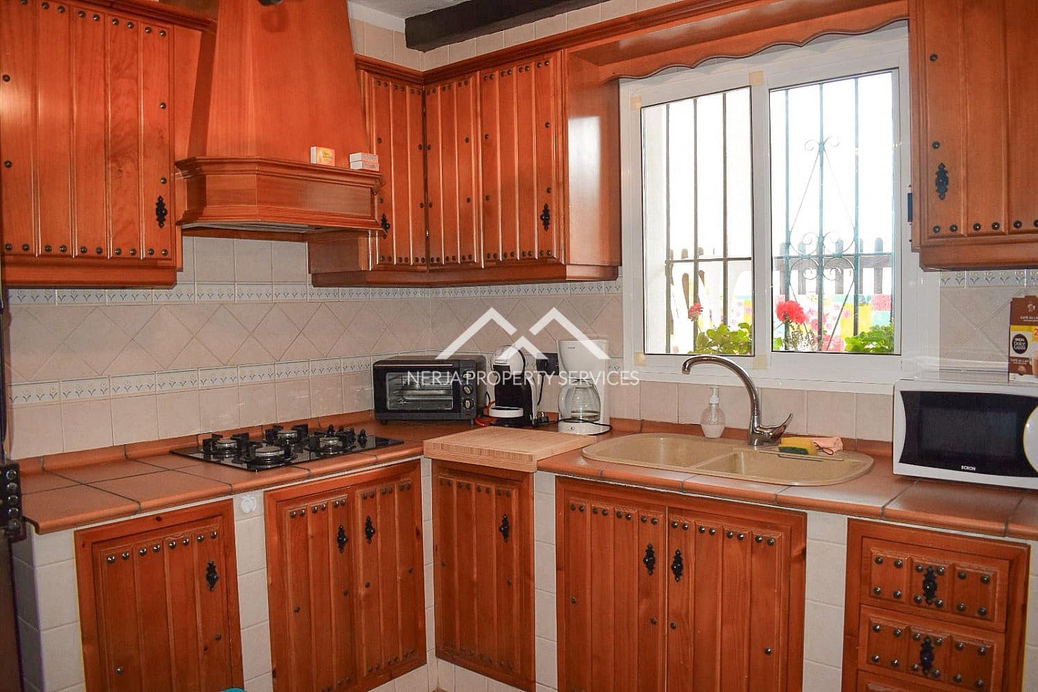 3 bedroom Villa for rent in Frigiliana with pool garage - € 1,500 (Ref: 8086170)