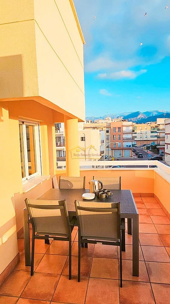 2 soverom Penthouse til salgs i Nerja - € 465 000 (Ref: 8116097)