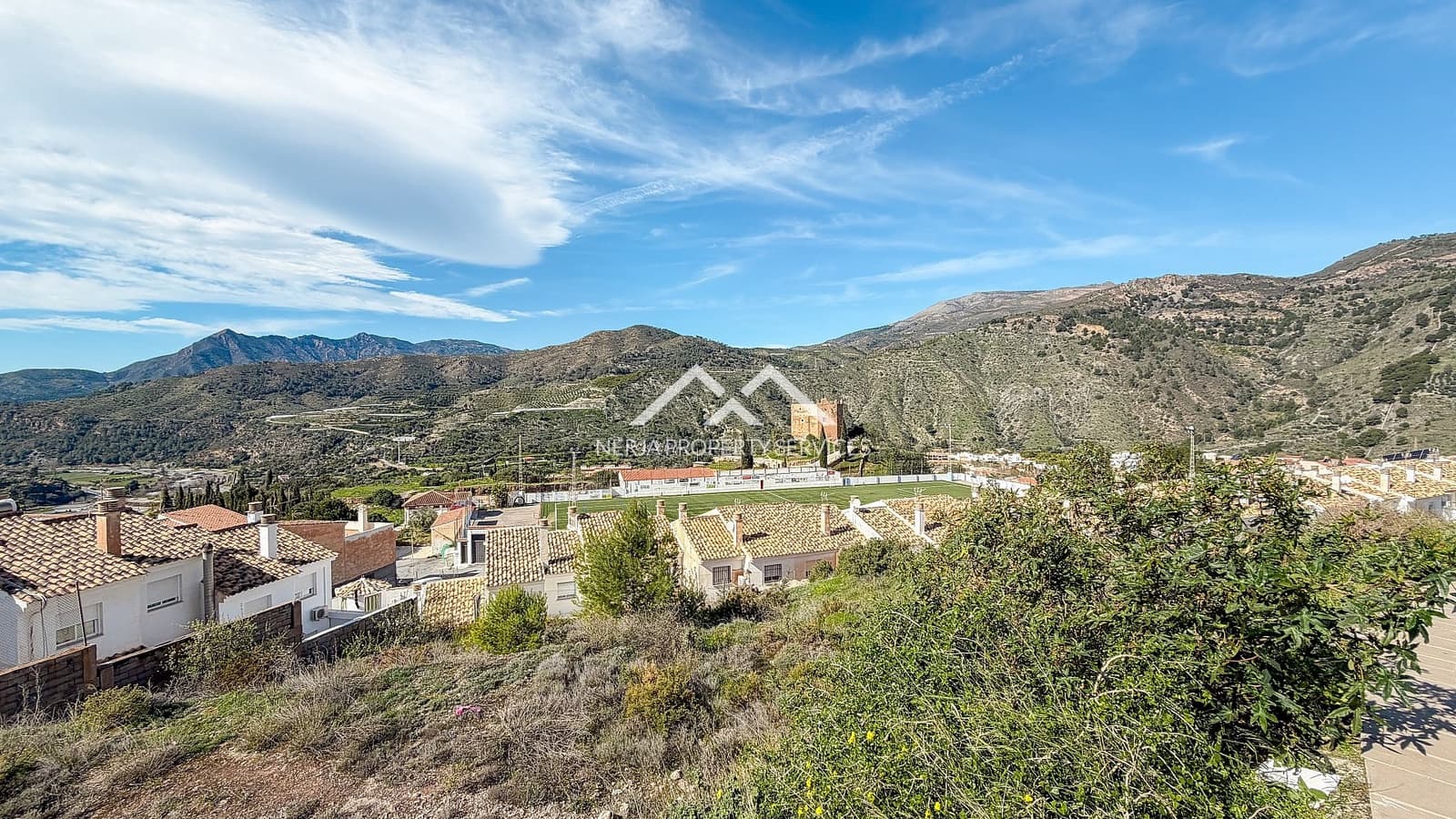 3 soverom Villa til salgs i Velez de Benaudalla med svømmebasseng garasje - € 360 000 (Ref: 8141888)