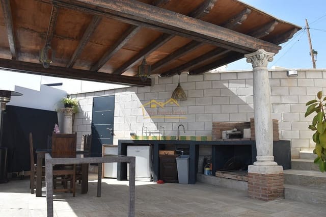 3 sovrum Villa till salu i Centro, Nerja med pool garage - 630 000 € (Ref: 8172000)