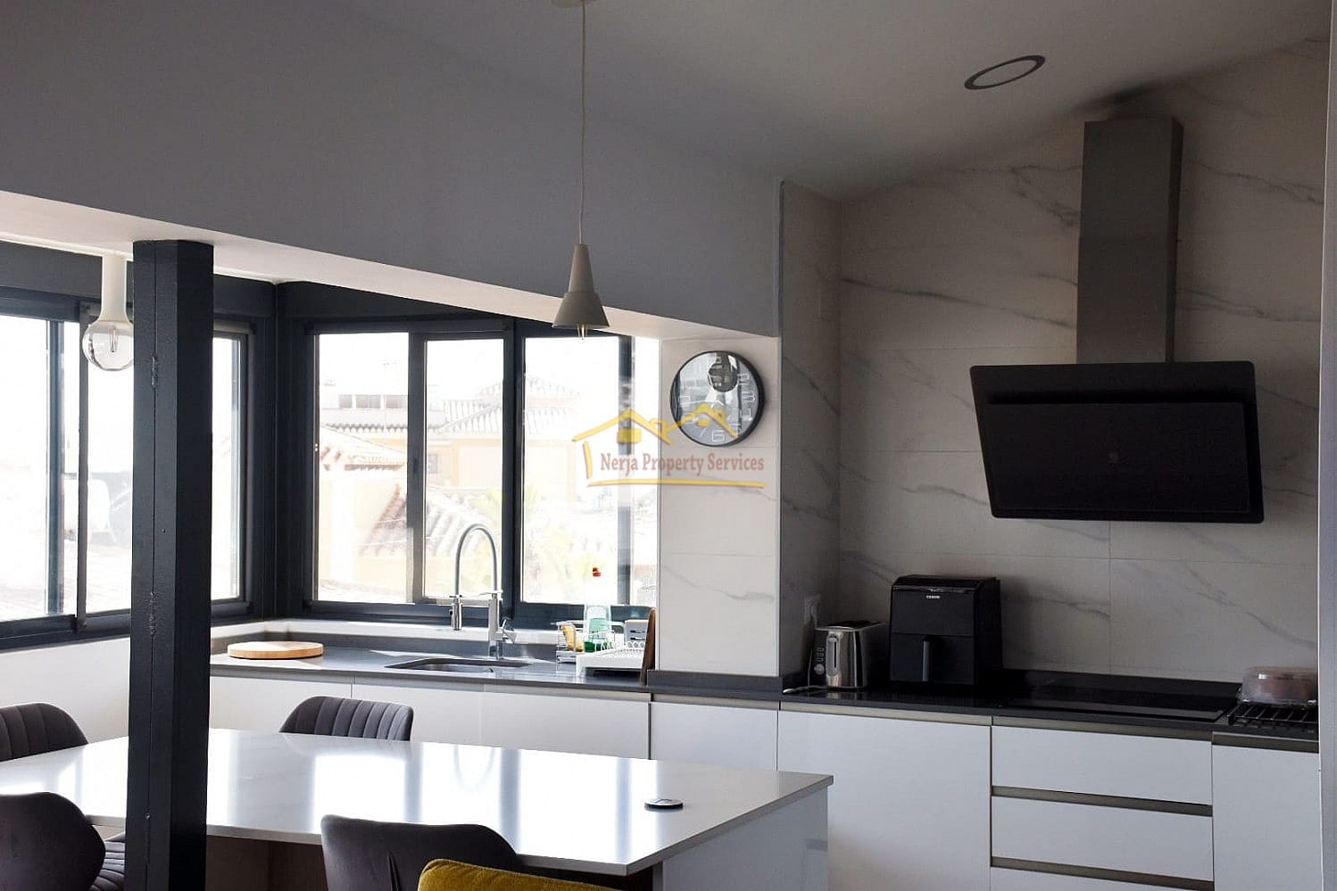 3 soverom Villa til salgs i Nerja med svømmebasseng garasje - € 630 000 (Ref: 8172000)