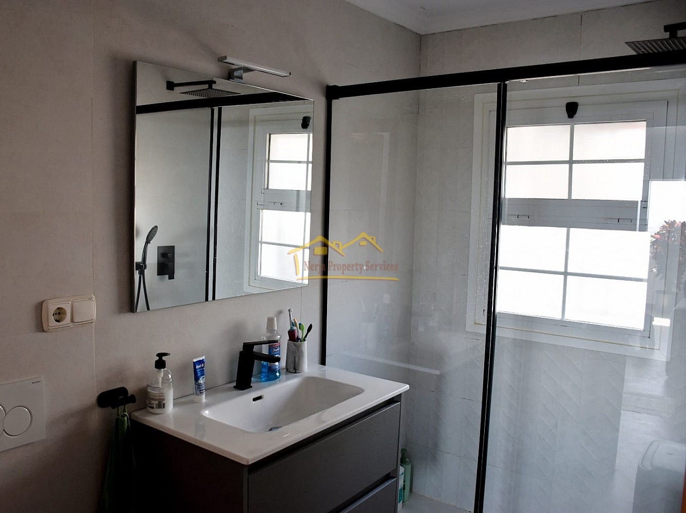 3 soverom Villa til salgs i Nerja med svømmebasseng garasje - € 630 000 (Ref: 8172000)