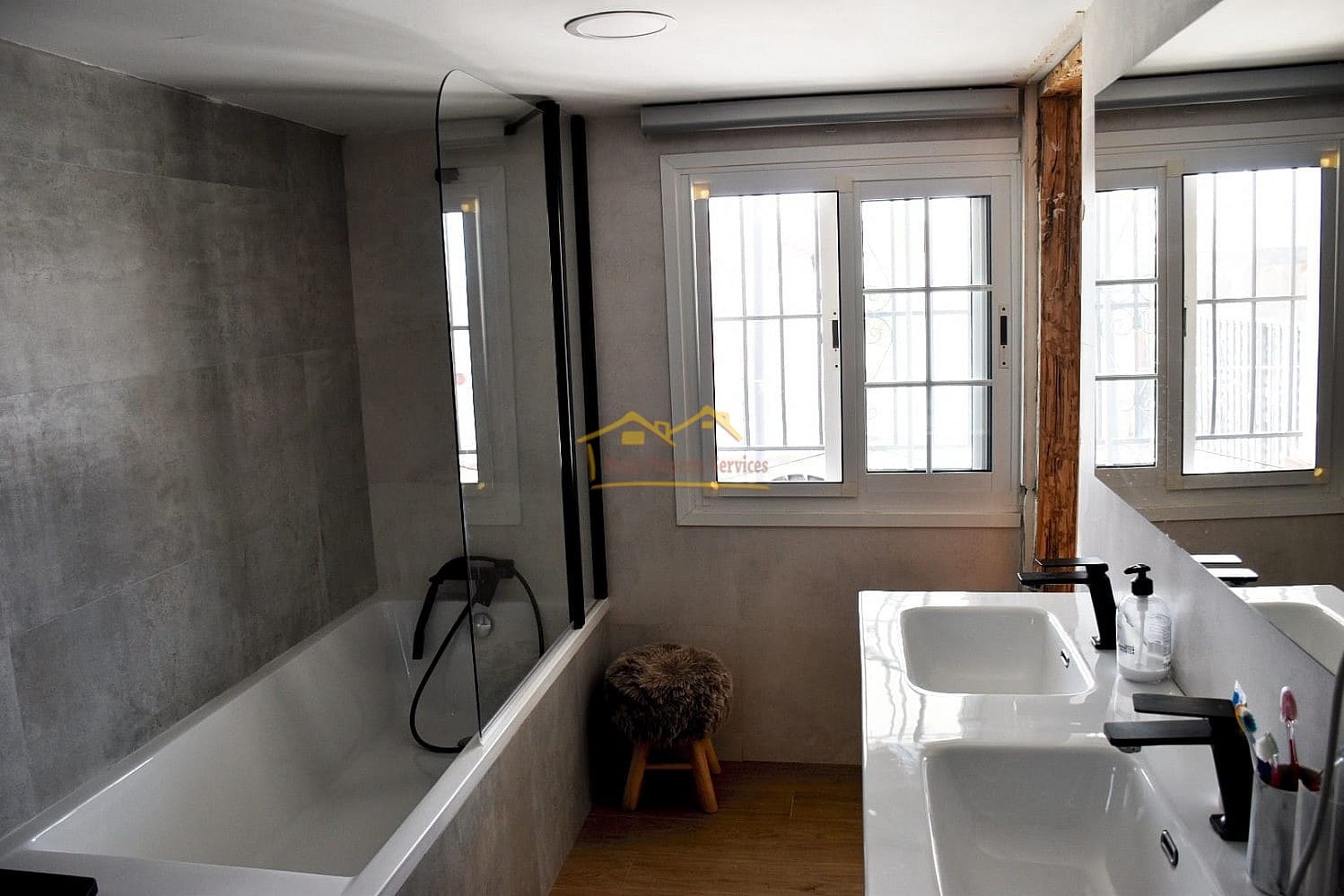 3 soverom Villa til salgs i Nerja med svømmebasseng garasje - € 630 000 (Ref: 8172000)