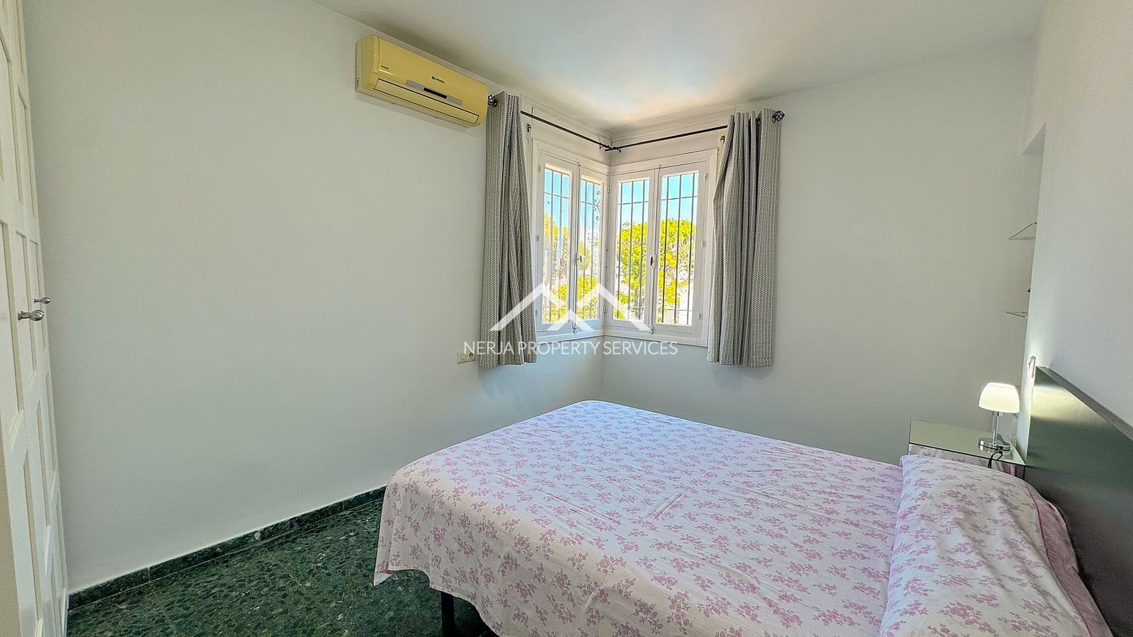 4 bedroom Townhouse for rent in Nerja with pool garage - € 3,100 (Ref: 8316908)