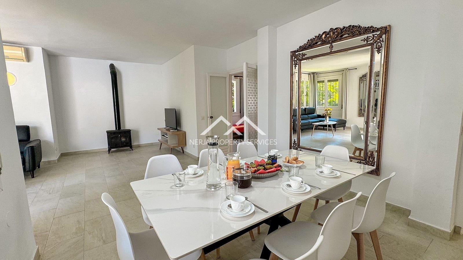 4 bedroom Townhouse for rent in Nerja with pool garage - € 3,100 (Ref: 8316908)