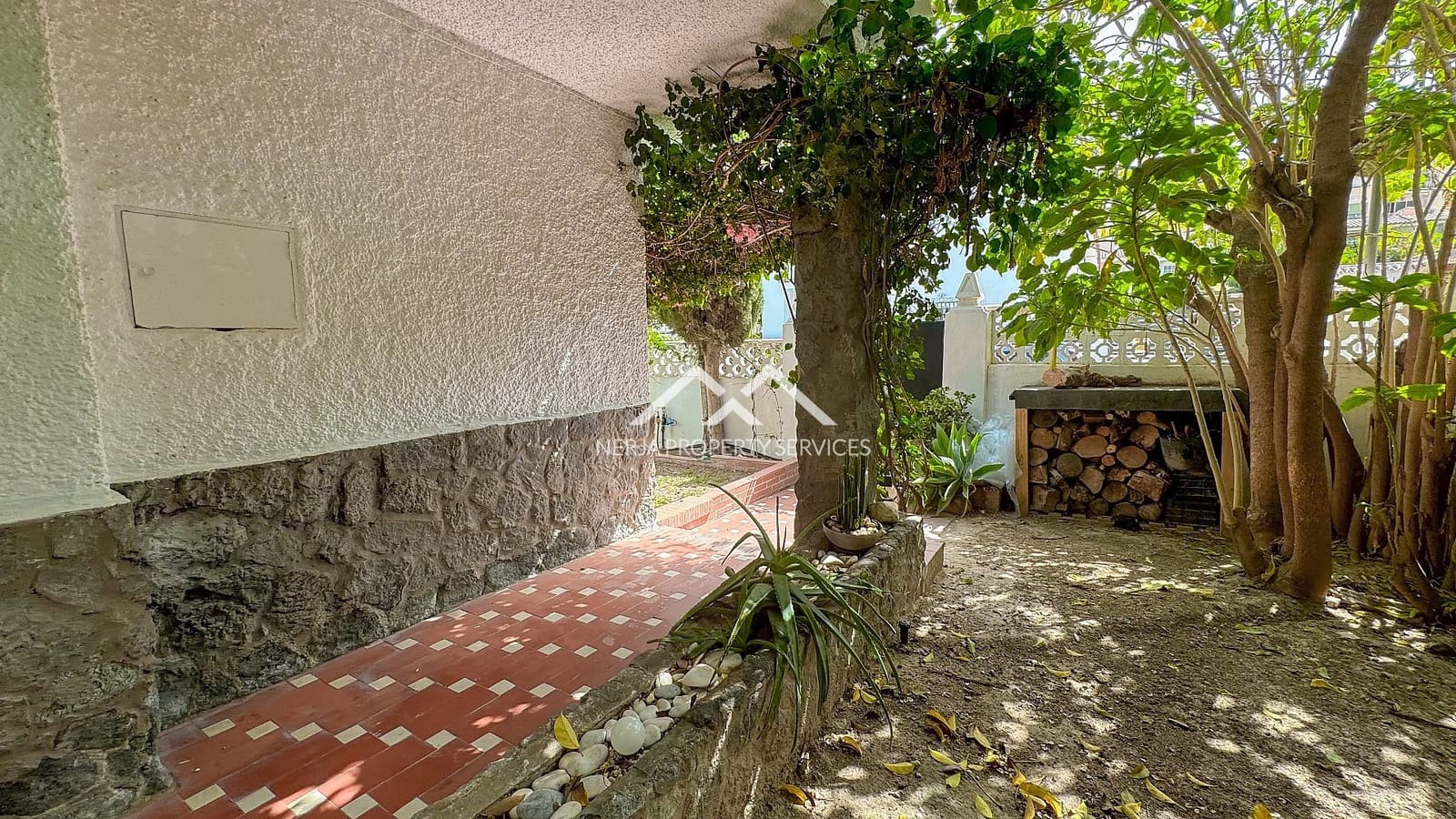 4 bedroom Townhouse for rent in Nerja with pool garage - € 3,100 (Ref: 8316908)