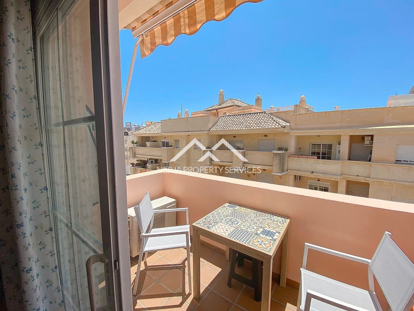 2 slaapkamer Appartement te huur in Nerja met zwembad - € 900 (Ref: 8317051)