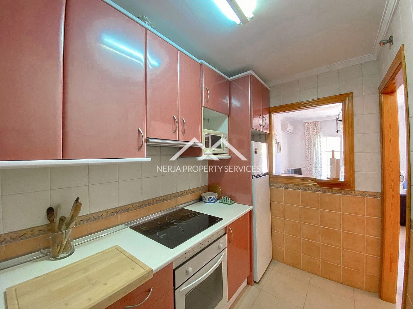 2 slaapkamer Appartement te huur in Nerja met zwembad - € 900 (Ref: 8317051)