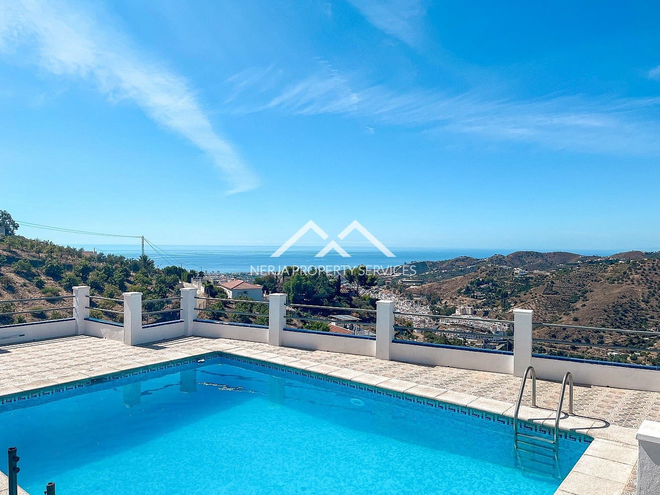 3 sovrum Villa att hyra i Torrox med pool garage - 1 600 € (Ref: 8370011)