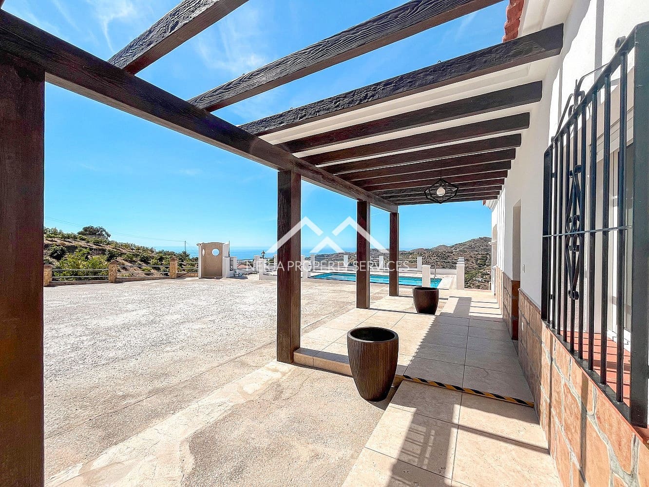 3 sovrum Villa att hyra i Torrox med pool garage - 1 600 € (Ref: 8370011)