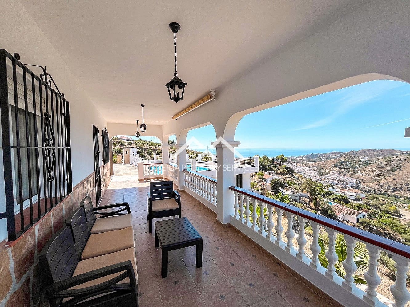 3 sovrum Villa att hyra i Torrox med pool garage - 1 600 € (Ref: 8370011)
