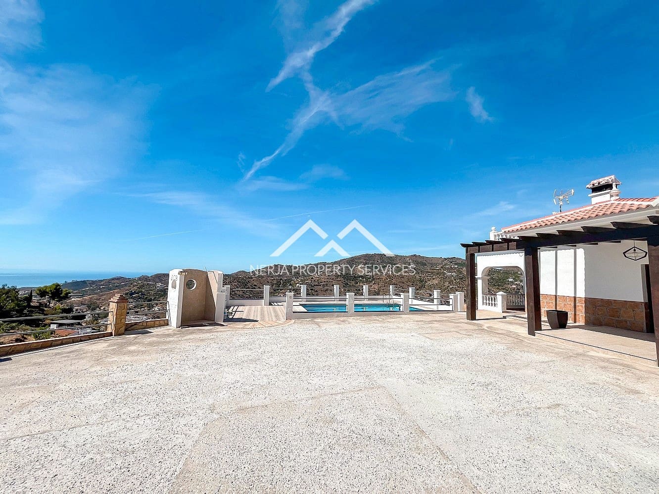 3 sovrum Villa att hyra i Torrox med pool garage - 1 600 € (Ref: 8370011)