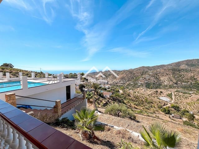 3 sovrum Villa att hyra i Torrox Pueblo, Torrox med pool garage - 1 600 € (Ref: 8370011)