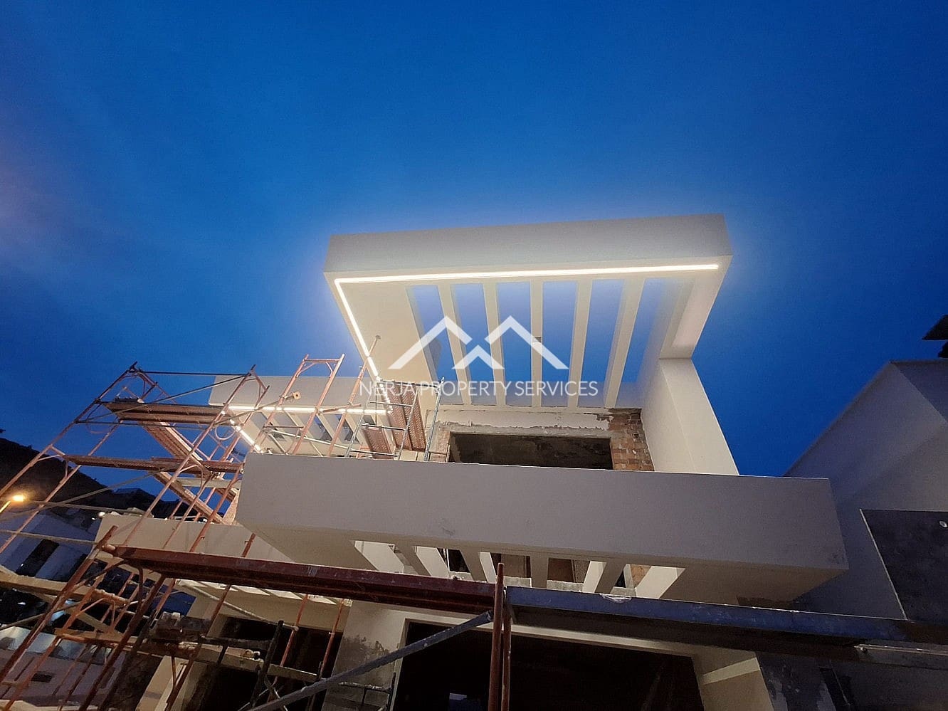 3 makuuhuone Huvila myytävänä paikassa Nerja mukana uima-altaan - 1 015 000 € (Ref: 8421738)