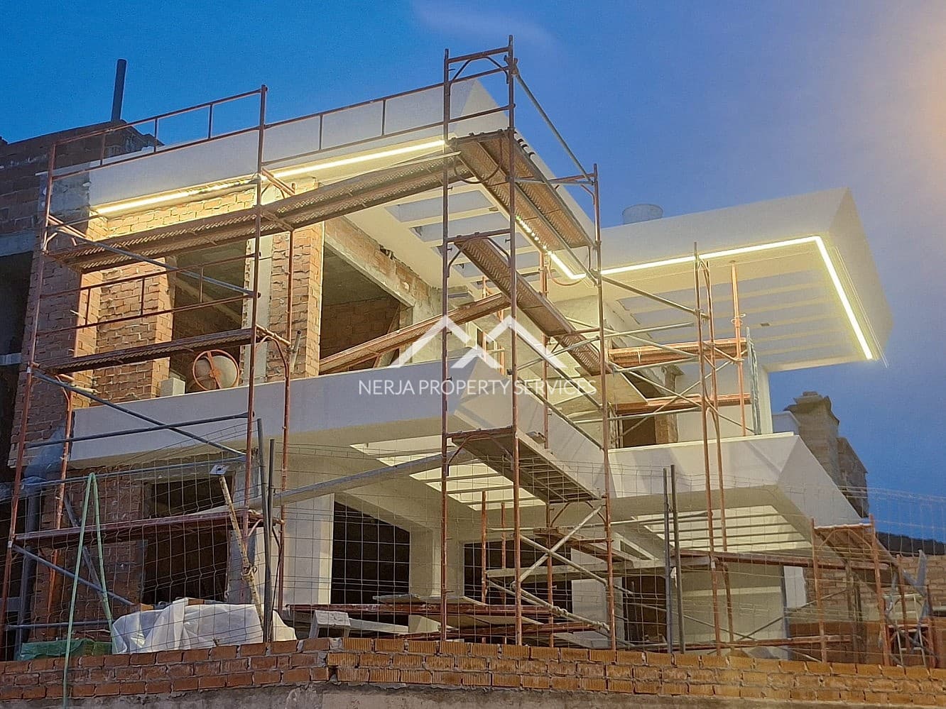 3 makuuhuone Huvila myytävänä paikassa Nerja mukana uima-altaan - 1 015 000 € (Ref: 8421738)