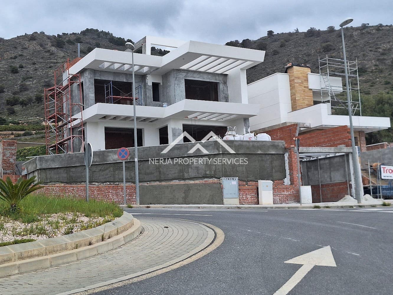 3 makuuhuone Huvila myytävänä paikassa Nerja mukana uima-altaan - 1 015 000 € (Ref: 8421738)