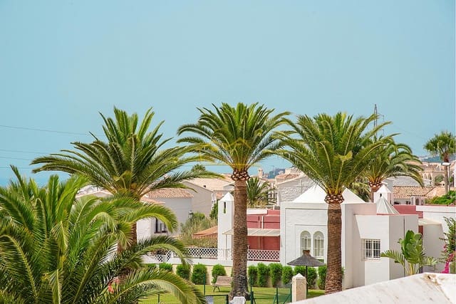 3 soveværelse Byhus til salg i Centro, Nerja med swimmingpool garage - € 390.000 (Ref: 8451018)