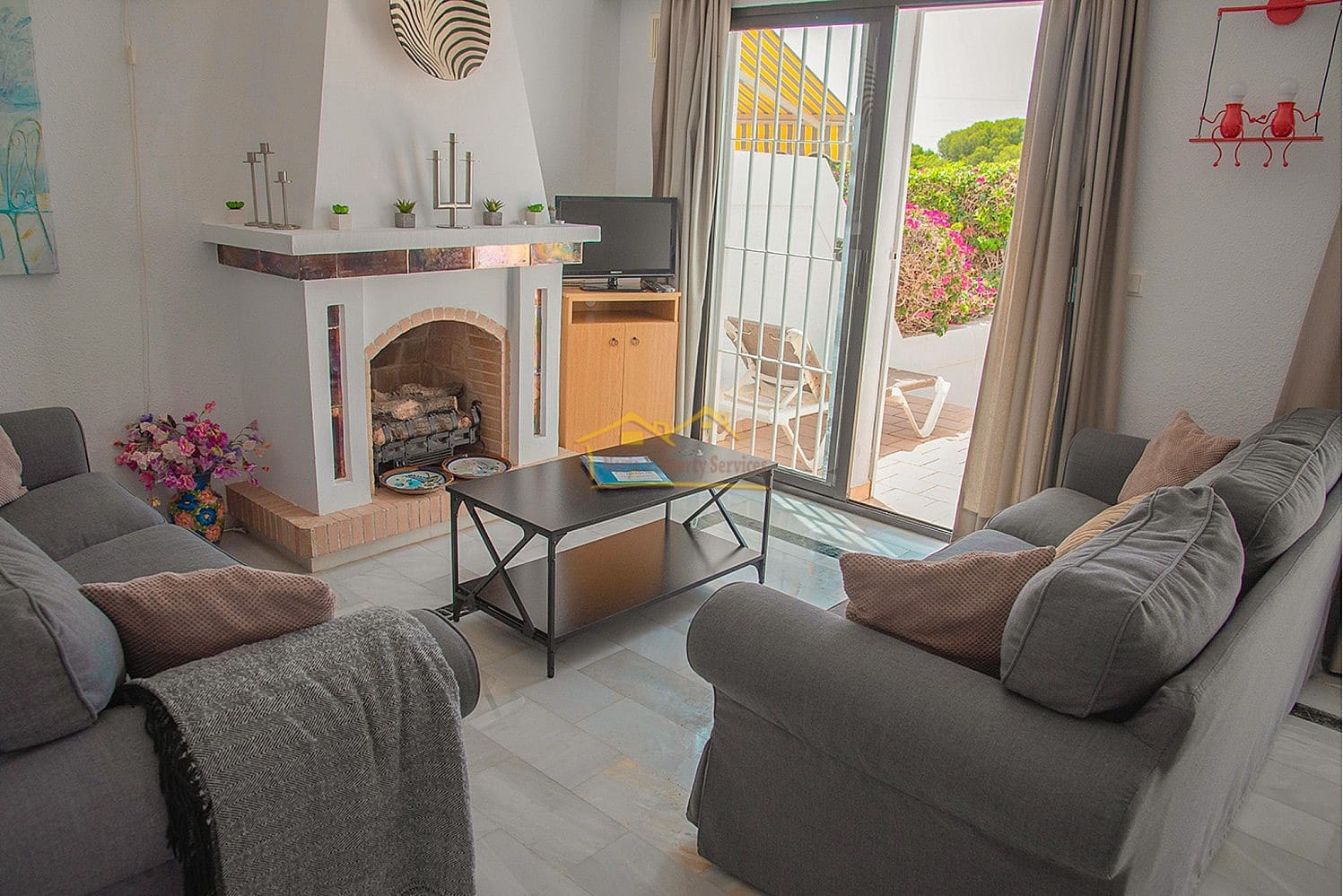 3 soveværelse Byhus til salg i Nerja med swimmingpool garage - € 390.000 (Ref: 8451018)