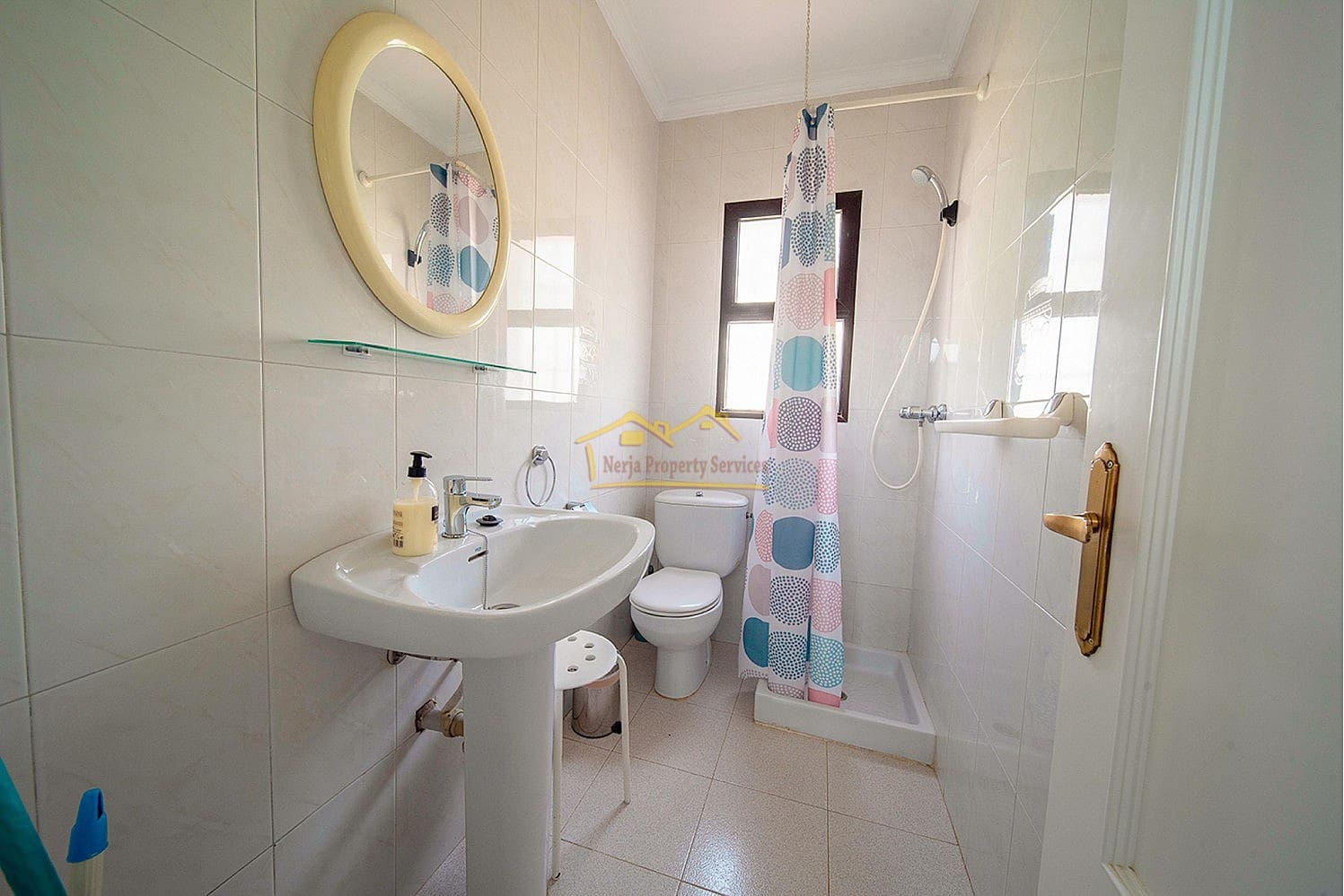 3 soveværelse Byhus til salg i Nerja med swimmingpool garage - € 390.000 (Ref: 8451018)