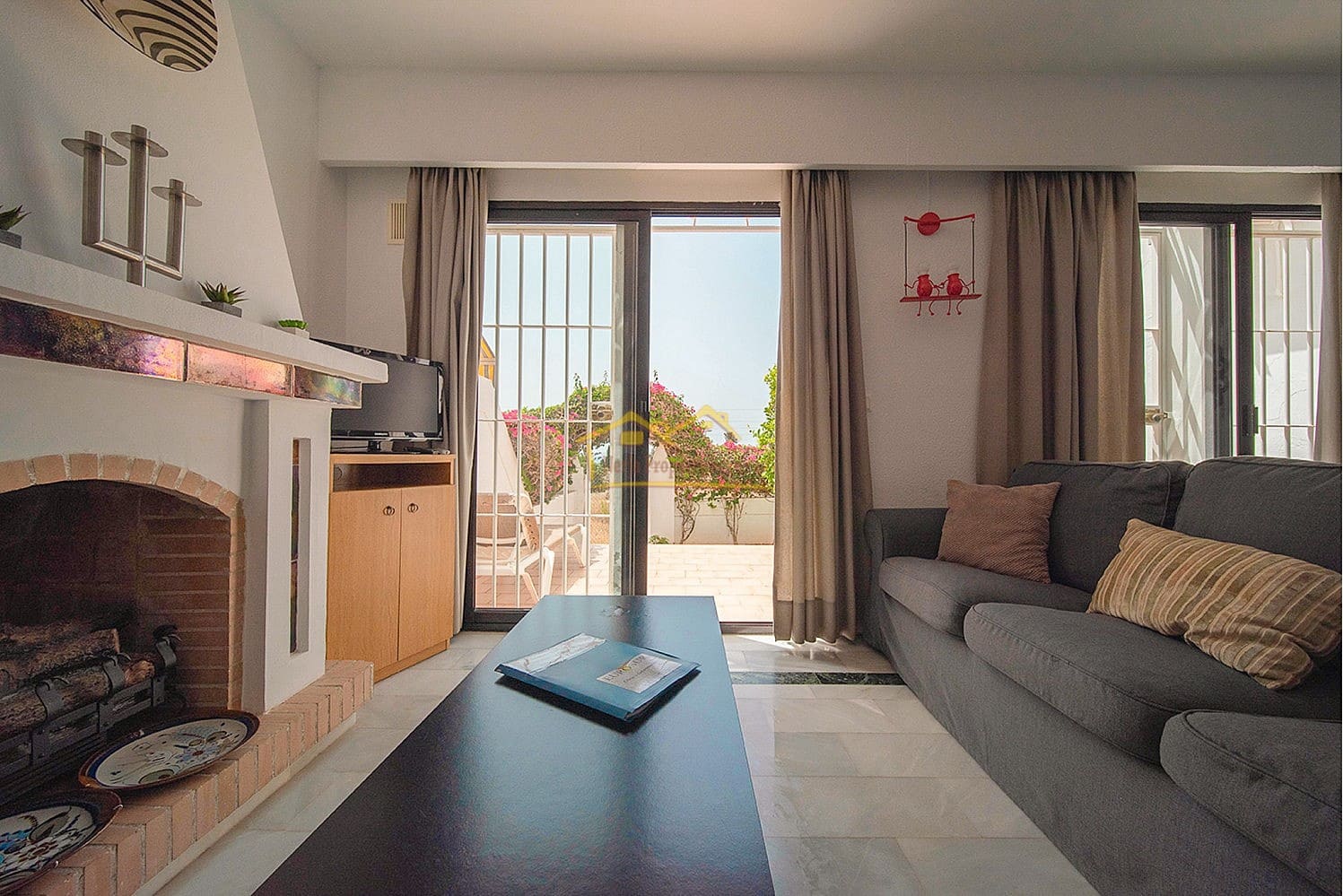 3 soveværelse Byhus til salg i Nerja med swimmingpool garage - € 390.000 (Ref: 8451018)