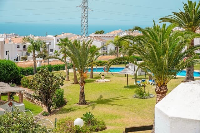 3 soveværelse Byhus til salg i Centro, Nerja med swimmingpool garage - € 390.000 (Ref: 8451018)