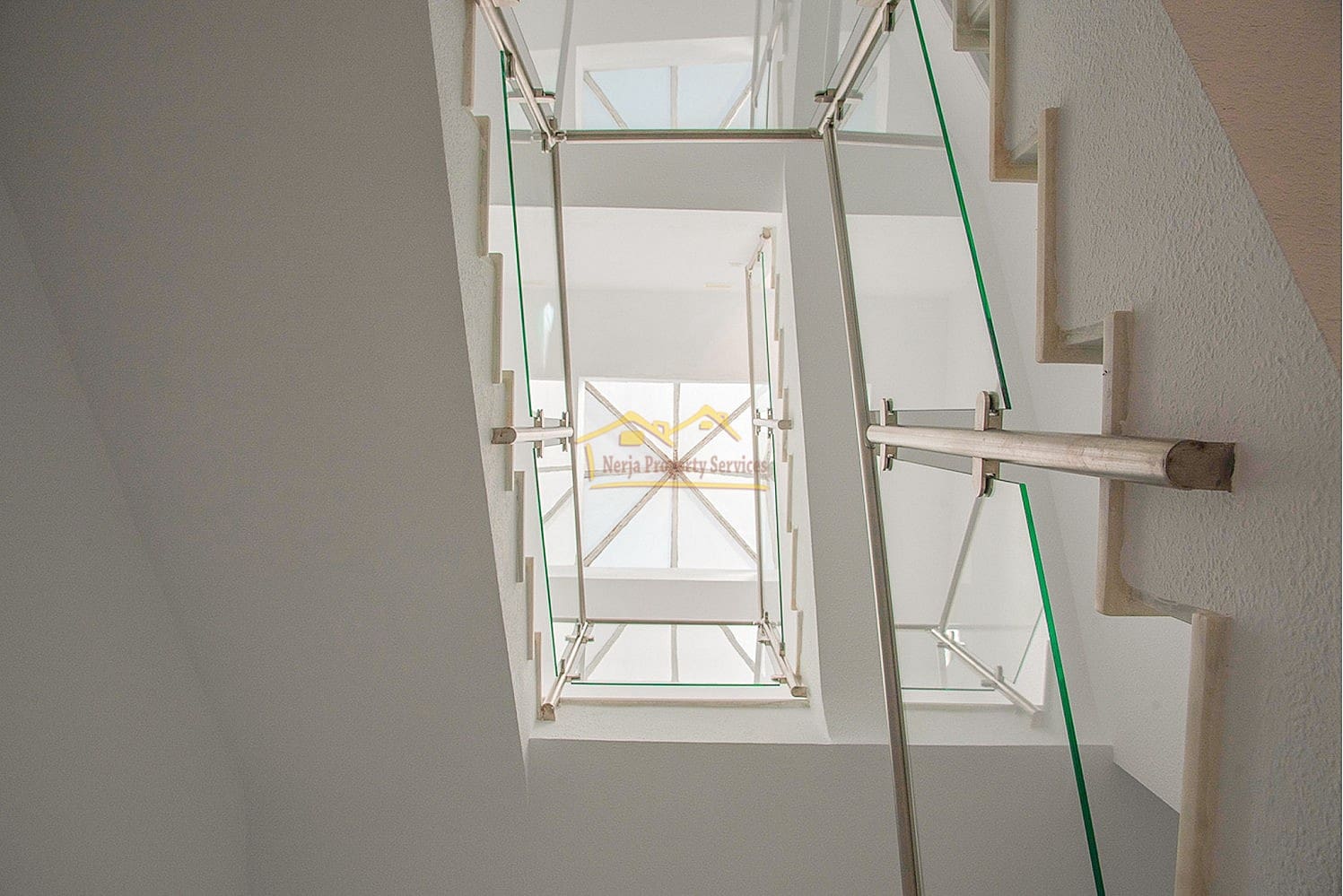 3 soveværelse Byhus til salg i Nerja med swimmingpool garage - € 390.000 (Ref: 8451018)