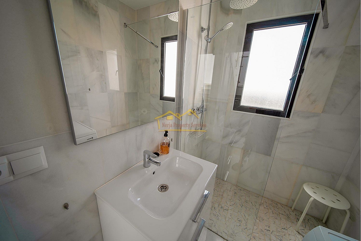 3 soveværelse Byhus til salg i Nerja med swimmingpool garage - € 390.000 (Ref: 8451018)