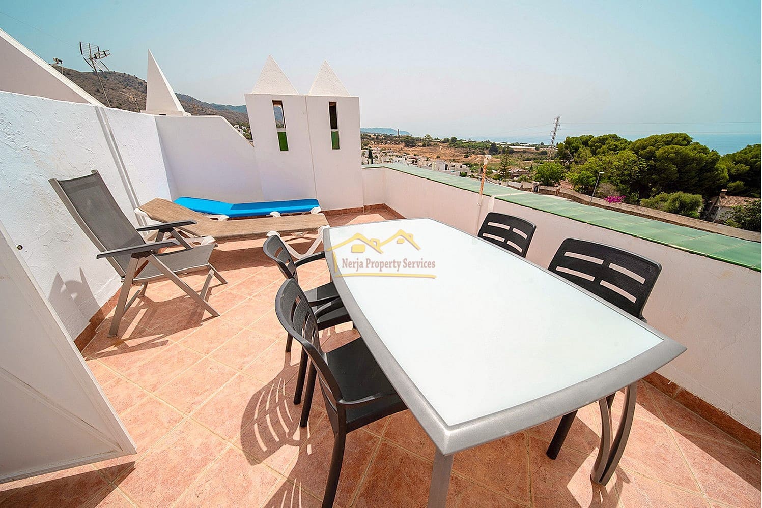 3 soveværelse Byhus til salg i Nerja med swimmingpool garage - € 390.000 (Ref: 8451018)