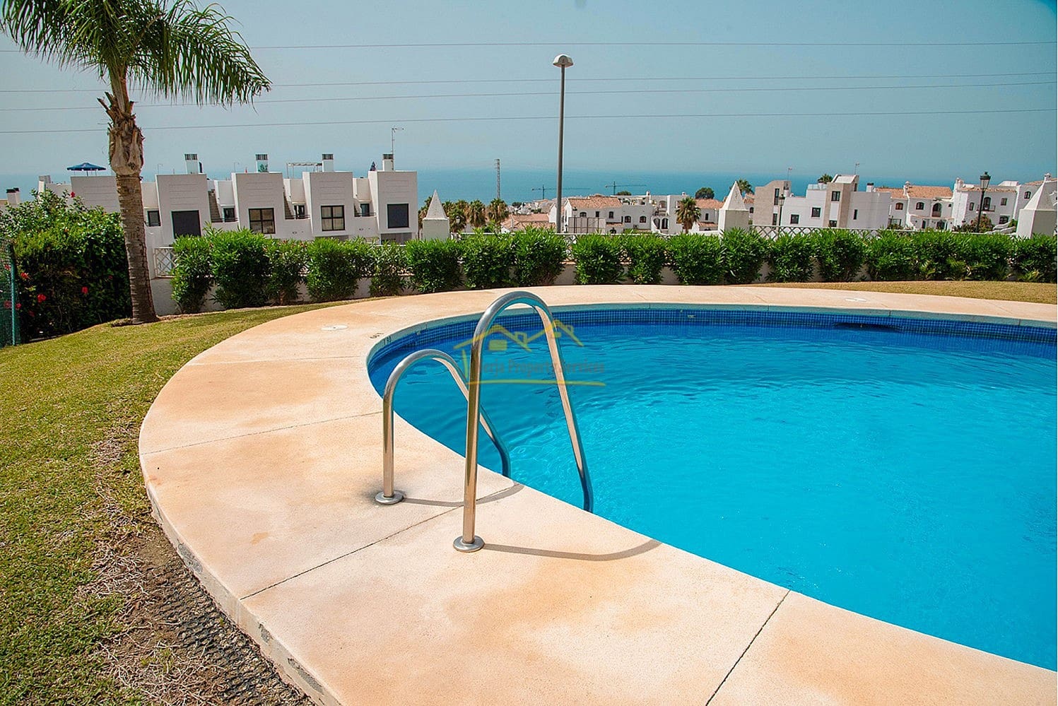 3 soveværelse Byhus til salg i Nerja med swimmingpool garage - € 390.000 (Ref: 8451018)