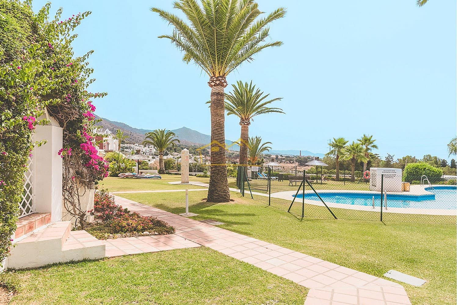 3 soveværelse Byhus til salg i Nerja med swimmingpool garage - € 390.000 (Ref: 8451018)