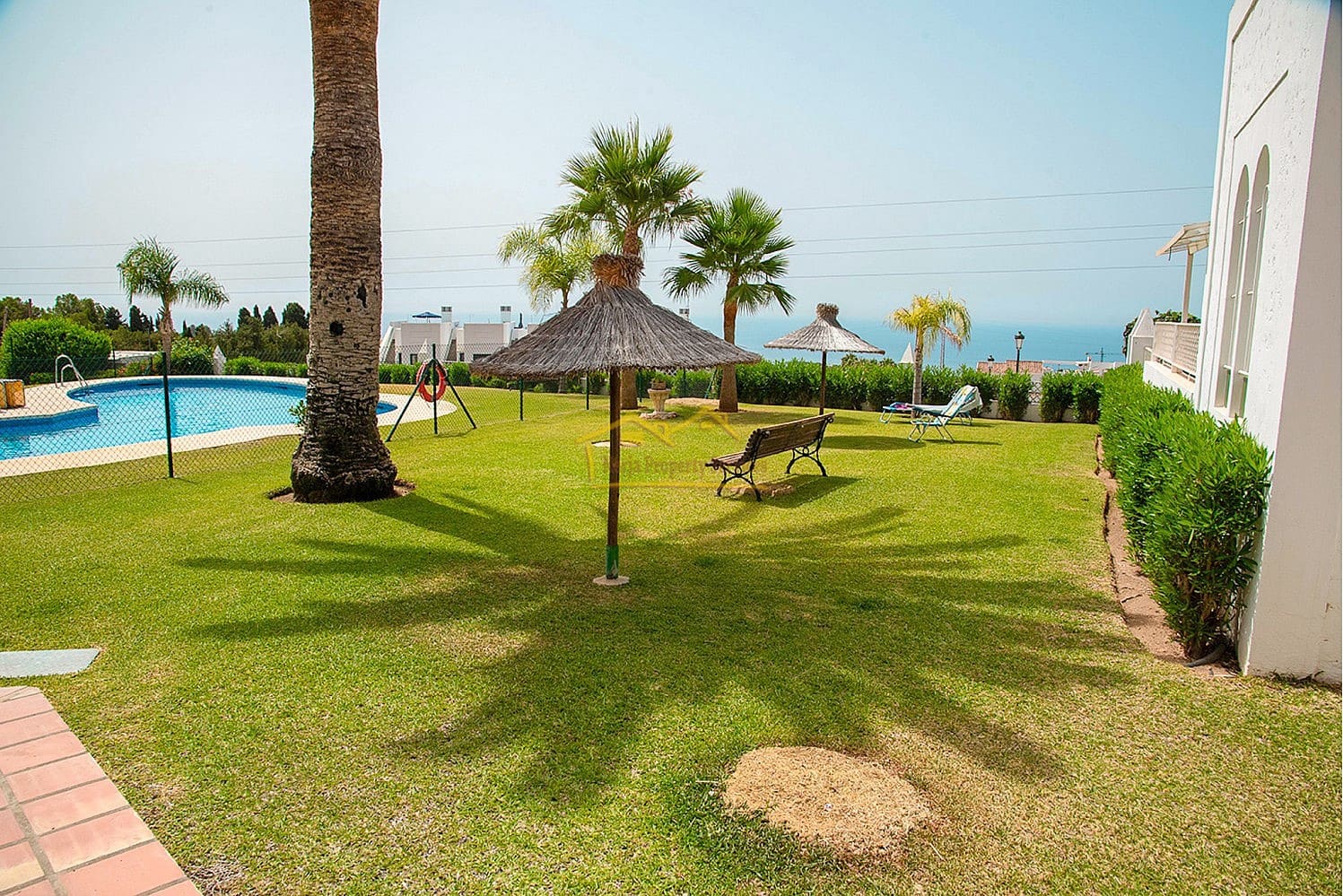 3 soveværelse Byhus til salg i Nerja med swimmingpool garage - € 390.000 (Ref: 8451018)