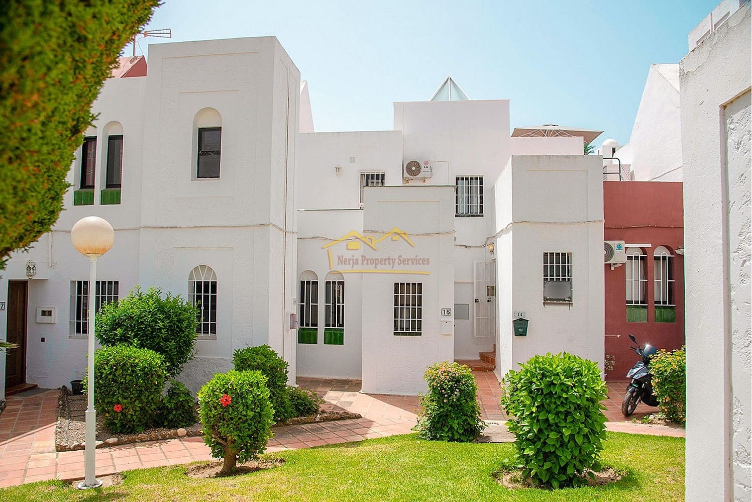 3 soveværelse Byhus til salg i Nerja med swimmingpool garage - € 390.000 (Ref: 8451018)