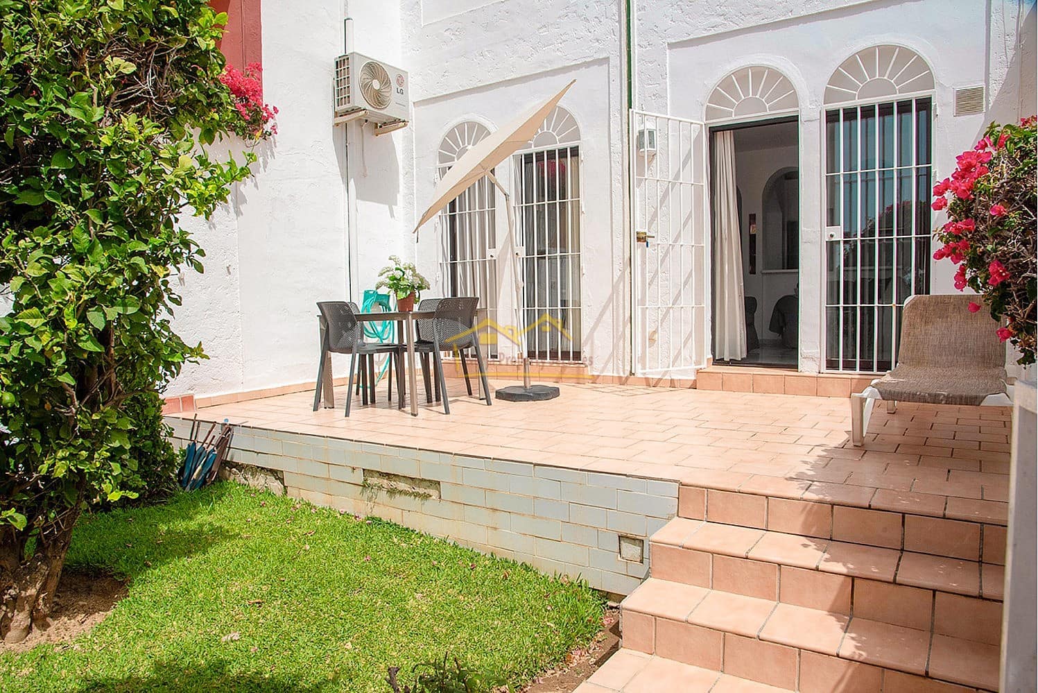 3 soveværelse Byhus til salg i Nerja med swimmingpool garage - € 390.000 (Ref: 8451018)