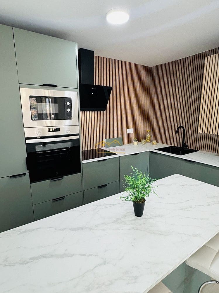 3 soveværelse Lejlighed til salg i Nerja med swimmingpool garage - € 420.000 (Ref: 8470555)