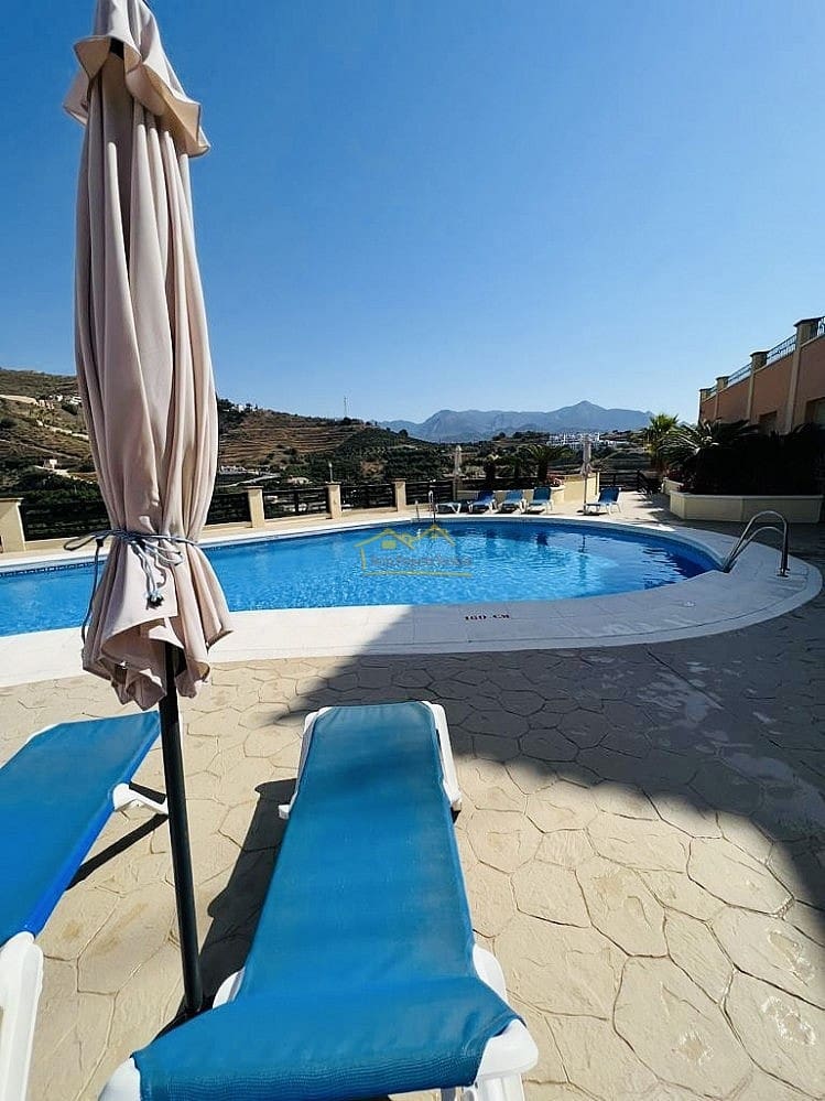 3 soveværelse Lejlighed til salg i Nerja med swimmingpool garage - € 420.000 (Ref: 8470555)