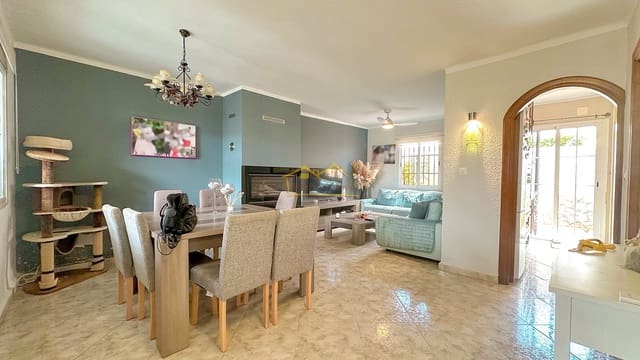 3 bedroom Terraced Villa for sale in Centro, Nerja with pool - € 350,000 (Ref: 8473184)