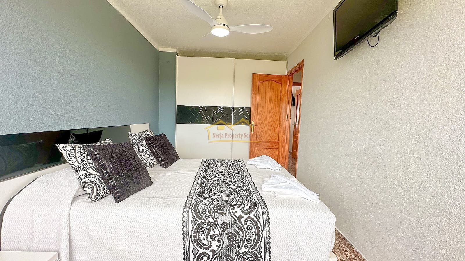 3 soveværelse Rækkehus til salg i Nerja med swimmingpool - € 350.000 (Ref: 8473184)