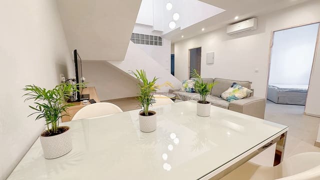 Appartement de 2 chambres à louer à Frigiliana - 900 € (Ref: 8500464)