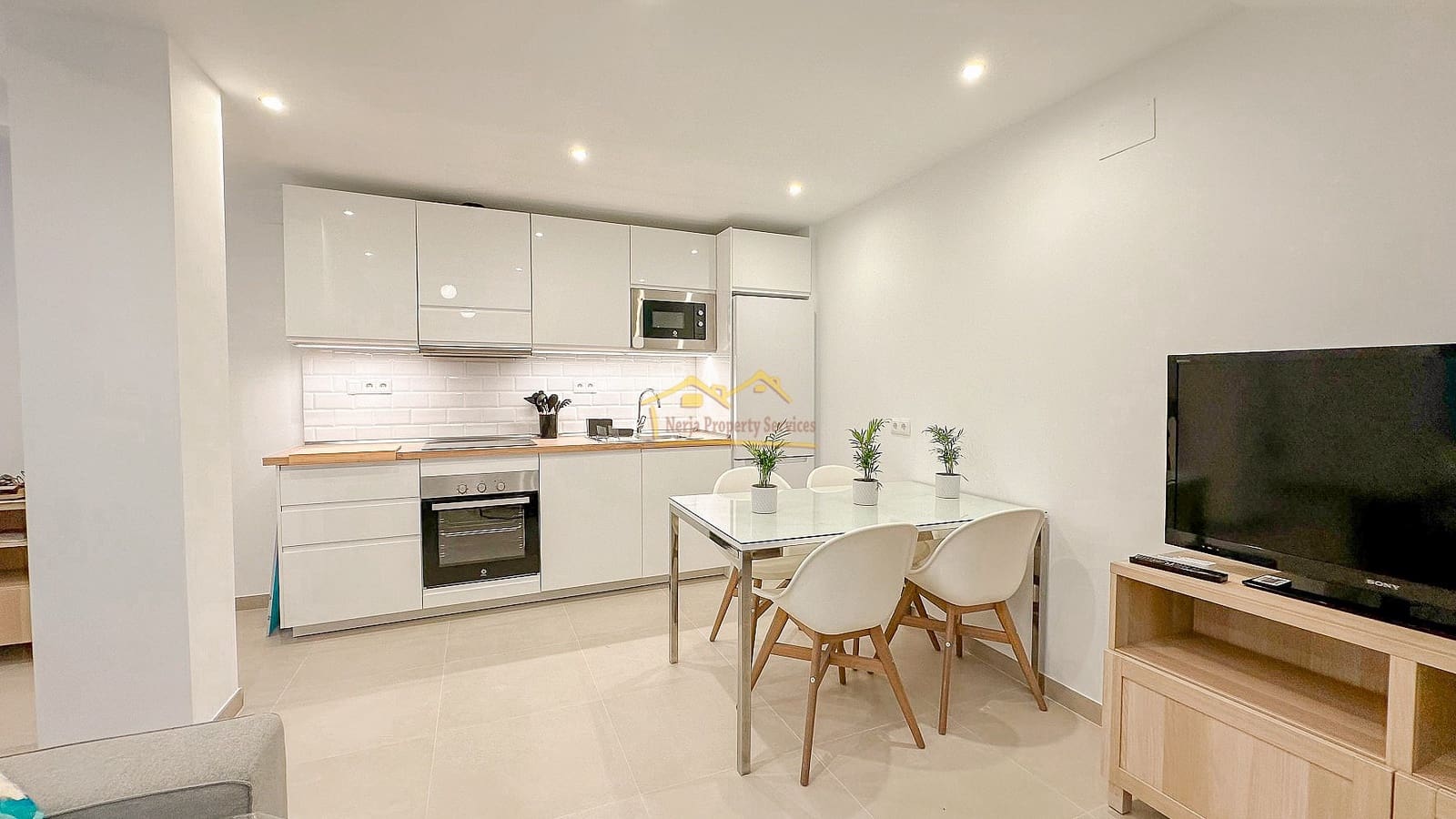 Appartement de 2 chambres à louer à Frigiliana - 900 € (Ref: 8500464)