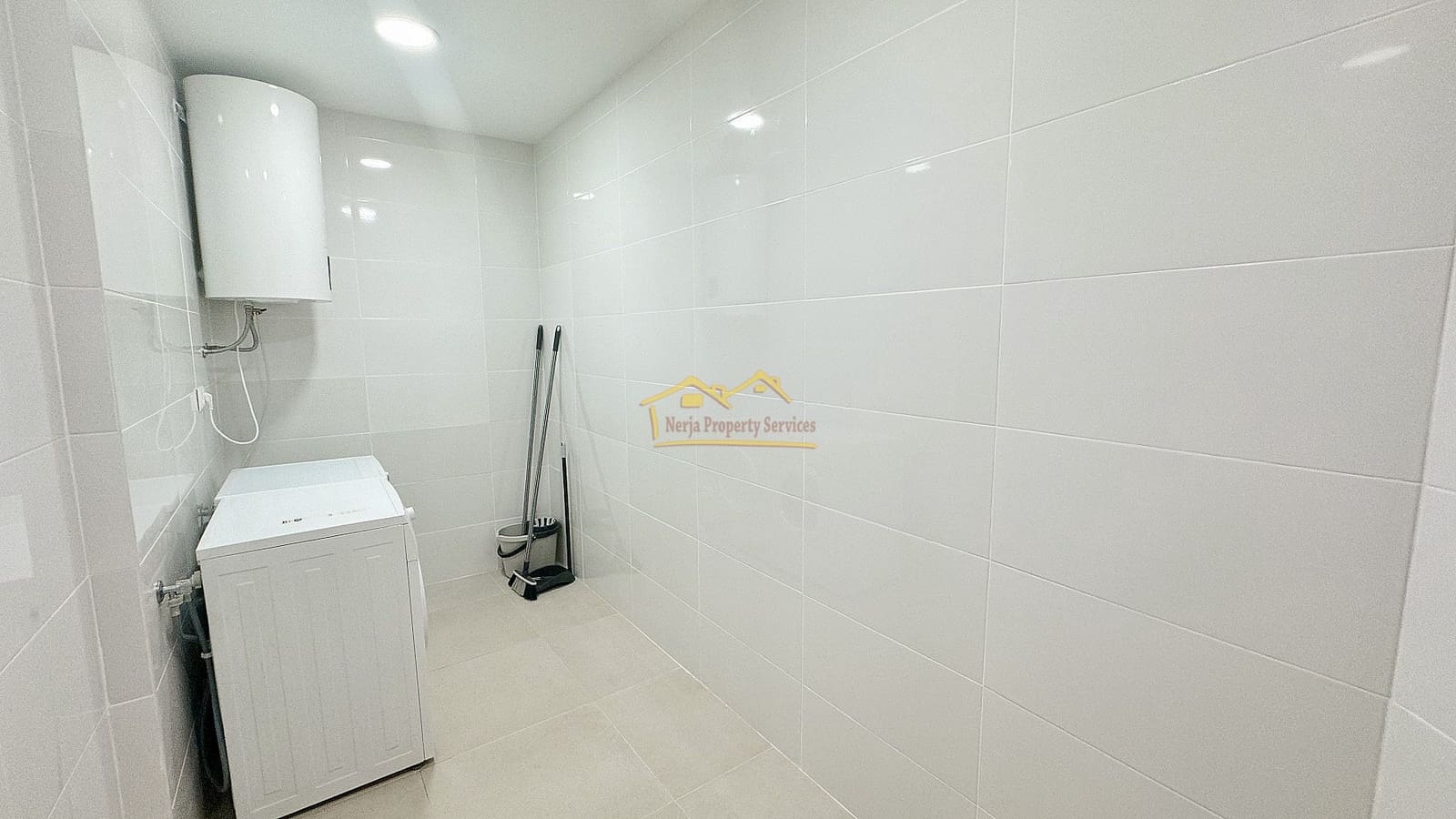 Appartement de 2 chambres à louer à Frigiliana - 900 € (Ref: 8500464)