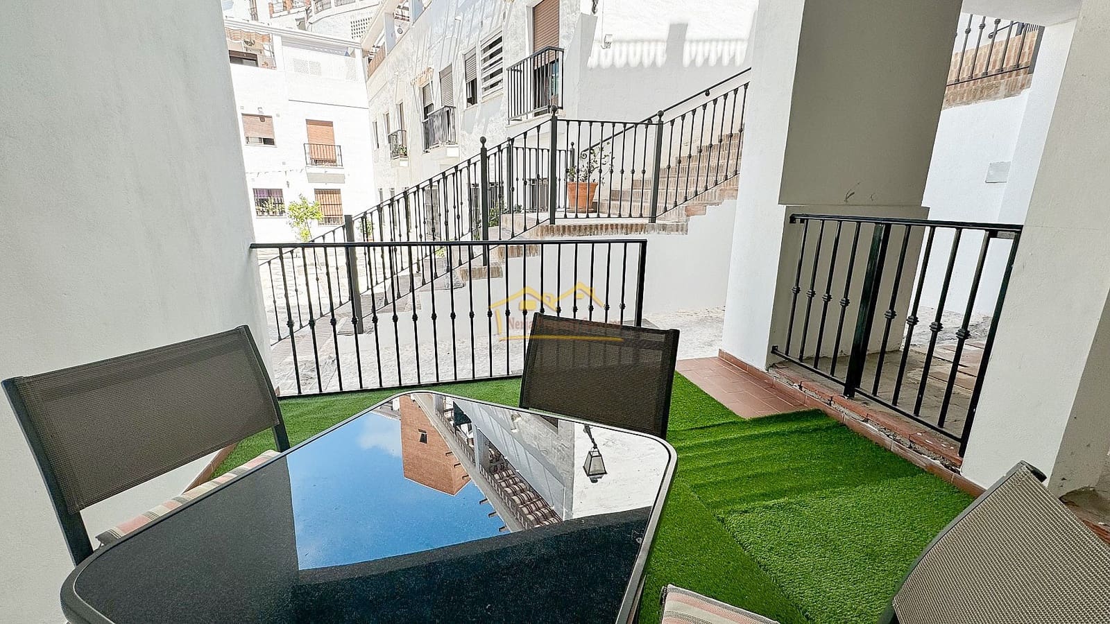 Appartement de 2 chambres à louer à Frigiliana - 900 € (Ref: 8500464)