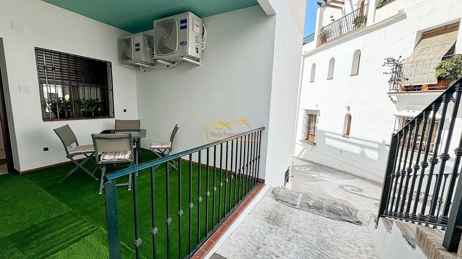 Appartement de 2 chambres à louer à Frigiliana - 900 € (Ref: 8500464)