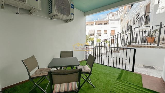 Appartement de 2 chambres à louer à Frigiliana - 900 € (Ref: 8500464)