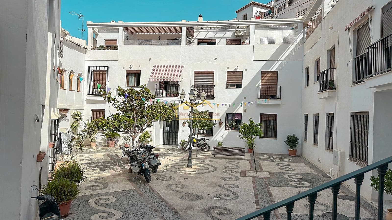 Appartement de 2 chambres à louer à Frigiliana - 900 € (Ref: 8500464)