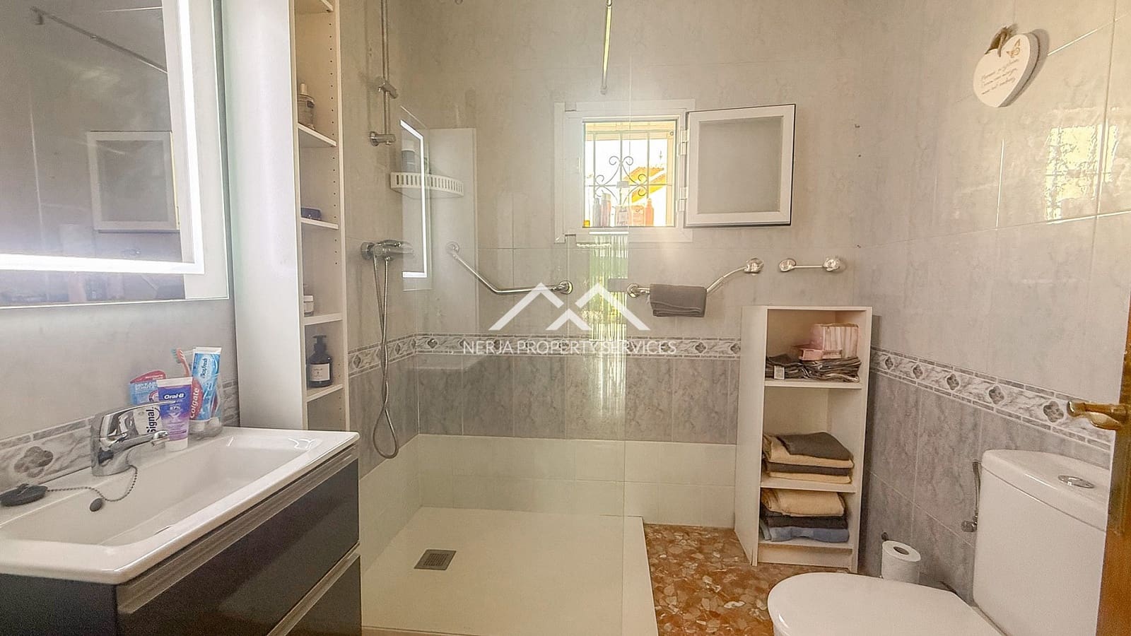 2 chambre Villa/Maison à vendre à Nerja avec piscine - 425 000 € (Ref: 8504938)