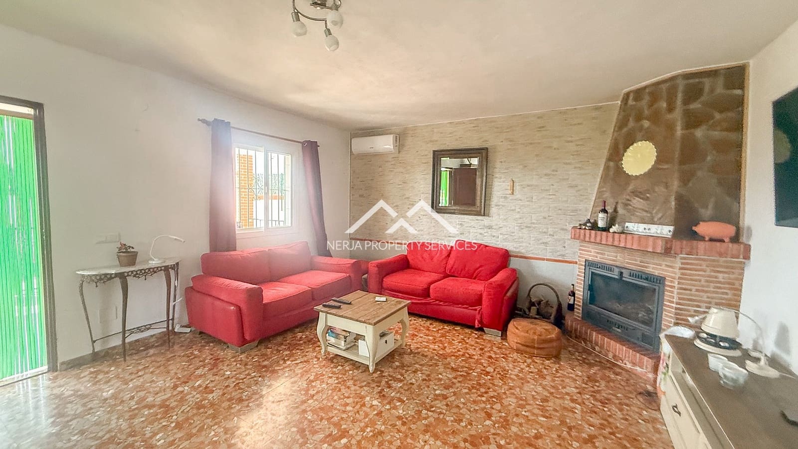 2 chambre Villa/Maison à vendre à Nerja avec piscine - 425 000 € (Ref: 8504938)