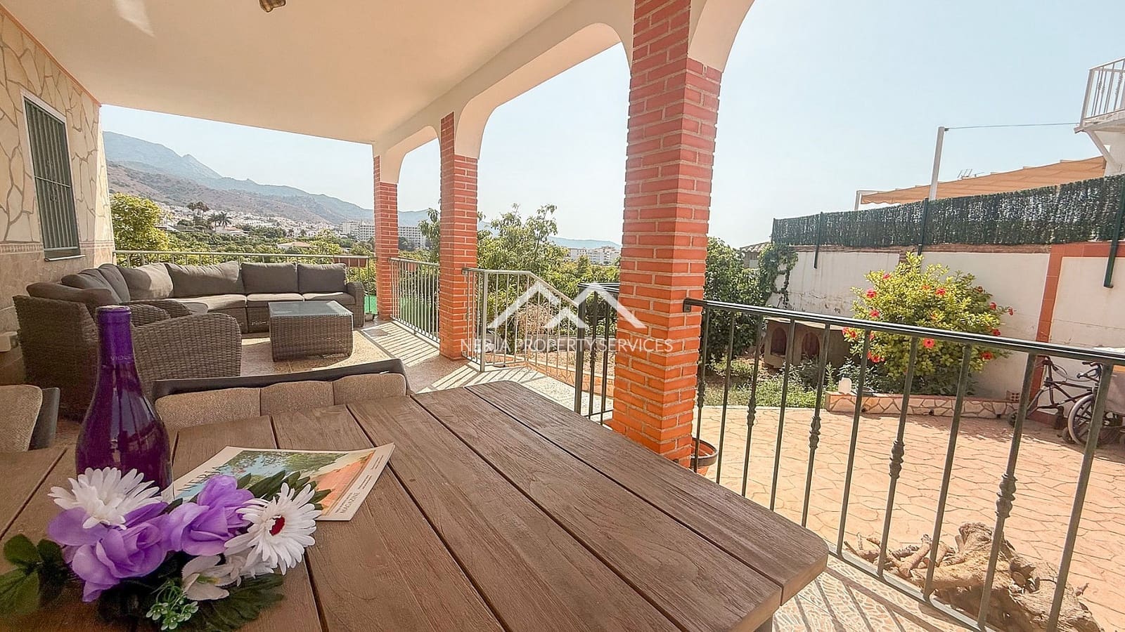 2 chambre Villa/Maison à vendre à Nerja avec piscine - 425 000 € (Ref: 8504938)