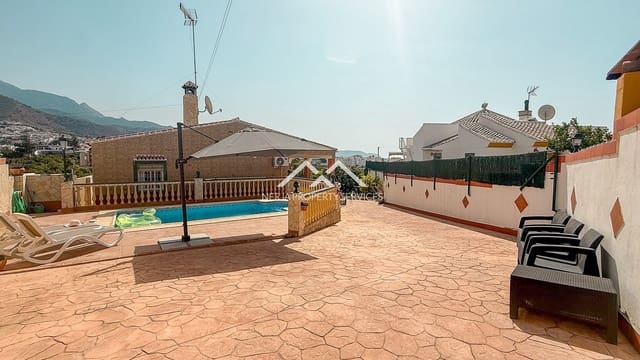 2 sovrum Villa till salu i Centro, Nerja med pool - 425 000 € (Ref: 8504938)