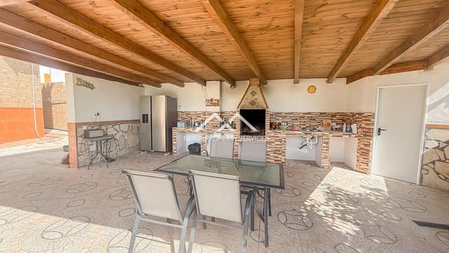 2 sovrum Villa till salu i Centro, Nerja med pool - 425 000 € (Ref: 8504938)