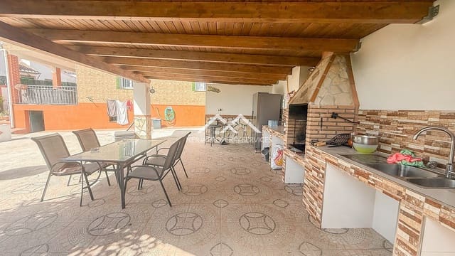 2 sovrum Villa till salu i Centro, Nerja med pool - 425 000 € (Ref: 8504938)